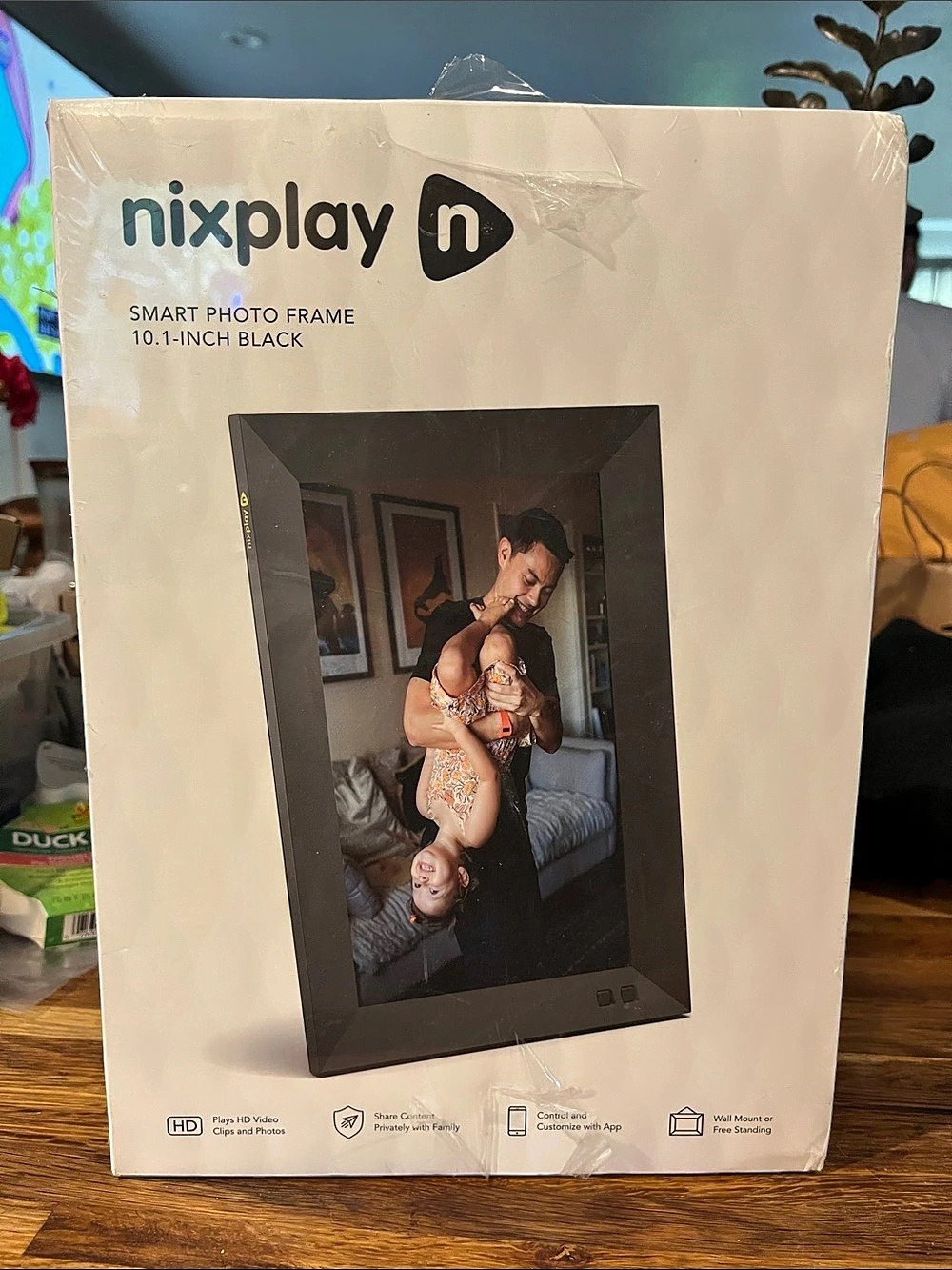 Nixplay Smart Photo Frame 10.1-inch 10.1-Inch Black Smart Photo Frame NWT